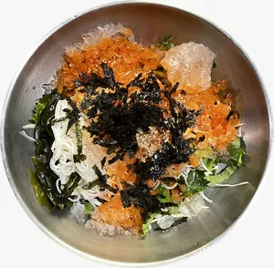 Gimbap bowl food PNG with transparent background, real photo cutout