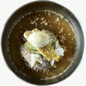 Naengmyeon food, deep tone PNG with transparent background, real photo cutout