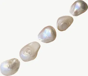 Pearl string, close-up PNG with transparent background, real photo cutout
